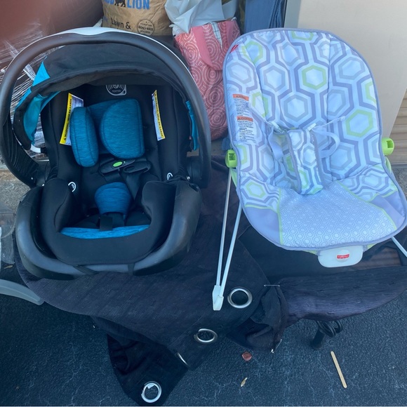 Nike Black and White Infant Onesie - Picture 11 of 16